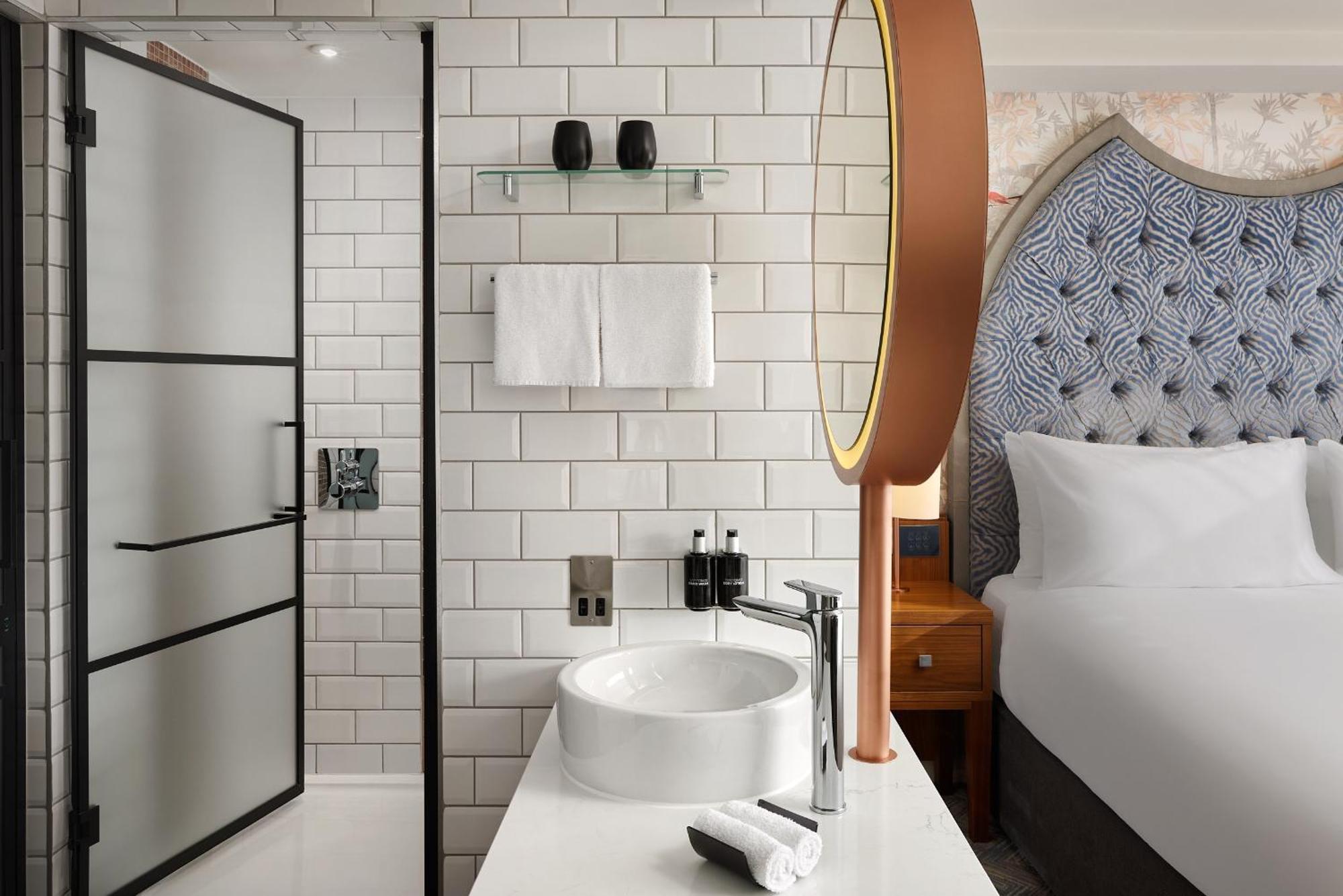 Nyx Hotel Dublin Christchurch Exterior photo